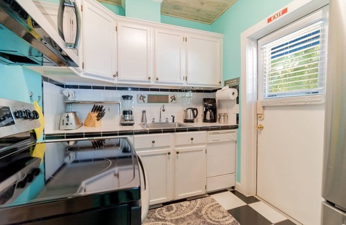 Grandview Heights House | Key West Cottage w/Beautiful Pool Oasis!