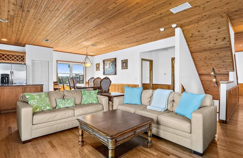 Painters Hill House | Key West-style oceanfront home with breathtaking views & beach access