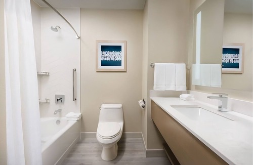 Marathon Hotel | Keys Vacation Starts Here! Three Amazing Units, Free Breakfast, Outdoor Pool