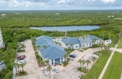 New Smyrna Beach Apartment | Kiawah Bay 107 - 2 Bedroom 2 Bath Steps To The River And Ocean!