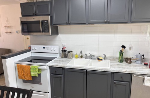 Gulf Breeze House | Kid-Friendly/Walk to Playground 2-bedroom house in Gulf Breeze with WiFi and AC
