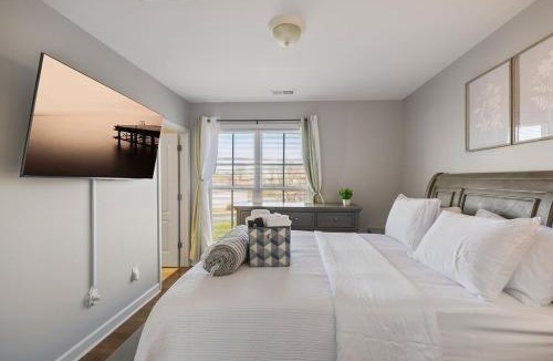 Charlotte House | King and Queen Beds with a Gourmet Kitchen