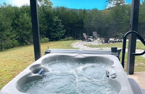 Turtletown House | King Bear Cabin - Sensational near Blue Ridge, Turtletown, TN