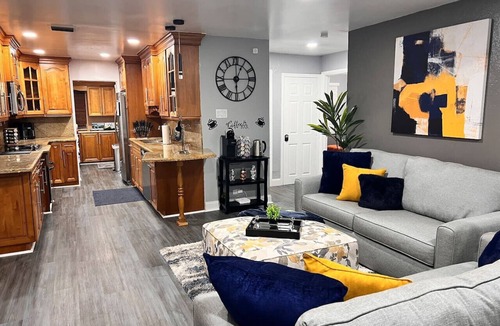 Miami Gardens House | King Bed, 3 miles to Stadium