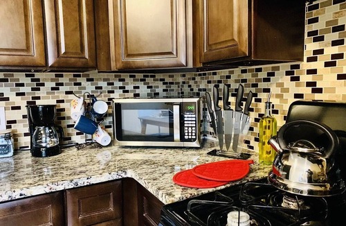 Folcroft Apartment | ✪King Bed Apartment✪ in Suburbs | Perfect Long Term Stay