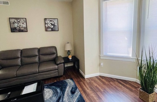 Folcroft Apartment | ✪King Bed Apartment✪ in Suburbs | Perfect Long Term Stay