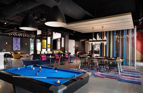 Williamsburg Apartment | King Room Near Tennis Court by Luxury Bookings ORL