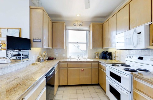 Treasure Beach Village House | King's Crown