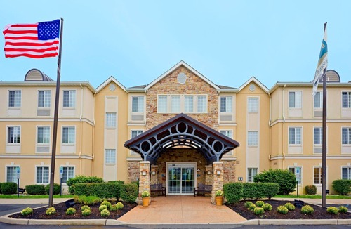Cranbury Condo | King Suite. Free Breakfast Buffet. Only 20 Minutes from Princeton.