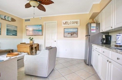 Bay Esplanade Condo | King Suite with bath