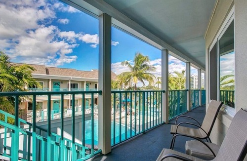 Bay Esplanade Condo | King Suite with bath