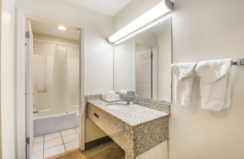 Cleveland Hotel | Knights Inn Cleveland, TN