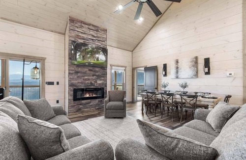 Gatlinburg - Pigeon Forge Cabin | Knockin on Heaven's Door by Jackson Mountain Rentals