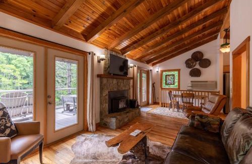 West Jefferson House | Knotty Pine