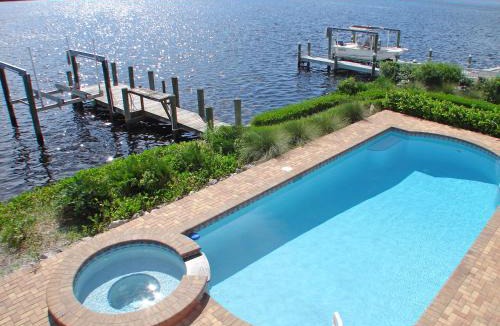 Matlacha Villa | Kokopelli Villa - Matlacha waterfront close to Cap Coral - private home locally managed, fair & honest pricing
