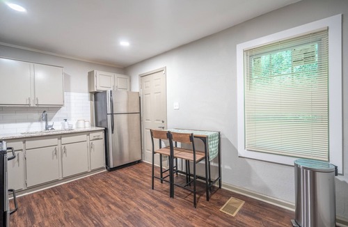 Forest Park House | Kozy rach style home near ATL airport