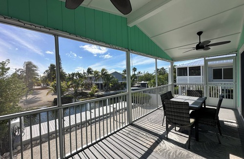 Breezeswept Beach Estates House | L' archipel | Canalfront 2 bedroom retreat on Ramrod Key with brand new dock!