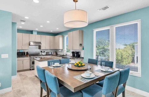 Marathon House | La Casa Iguana Luxury Canal | 3 Bed, 3 Bath