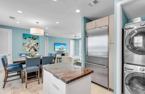 Marathon House | La Casa Iguana Luxury Canal | 3 Bed, 3 Bath