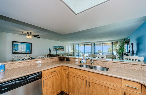 Belleair Beach Condo | La Concha 2 | Beachfront Property with pool in Belleair Beach