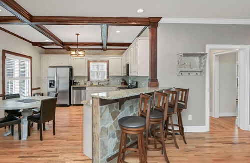 Leesville House | La La Lakehouse | Sleeps 6 on Lake Murray!
