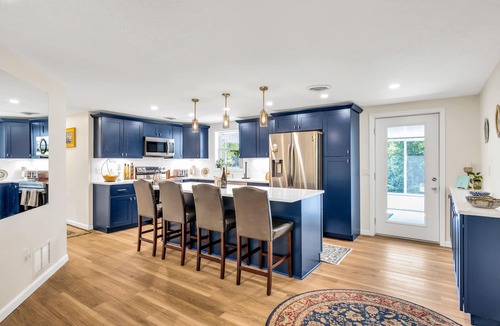 Laurel House | La Niña 5 minutes to Nokomis Beach. Fenced in Yard Pet-Friendly!