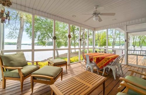 Bethlehem House | La Peninsule a Private Home with Lake Views