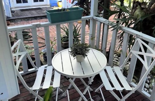 Northboro Park Cottage | La Petite Maison Bleue