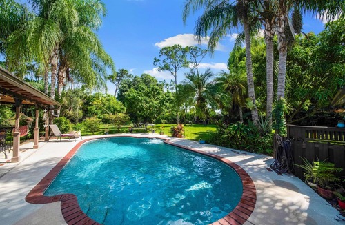 Lake Worth Apartment | La Quiete Cove for One