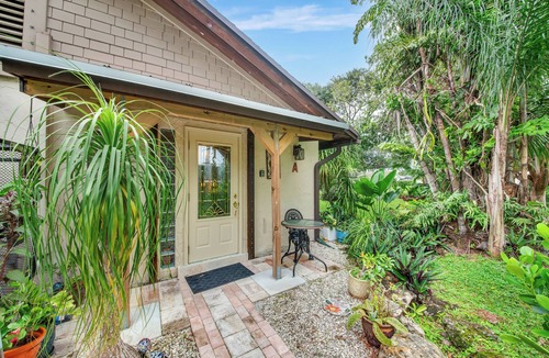 Lake Worth Apartment | La Quiete Cove for One