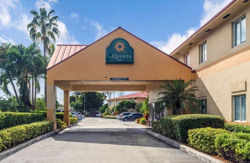 Imperial Point Hotel | La Quinta by Wyndham Fort Lauderdale Pompano Beach