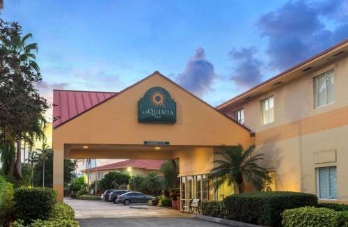 Imperial Point Hotel | La Quinta by Wyndham Fort Lauderdale Pompano Beach