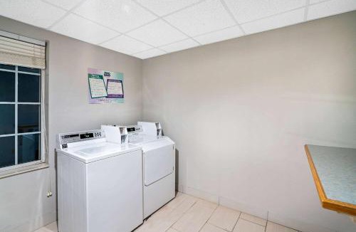 Powell Hotel | La Quinta by Wyndham Knoxville North I-75