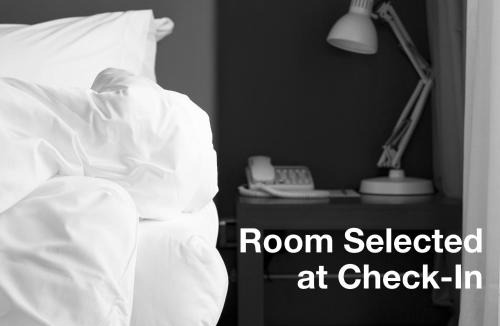 Fossil Park Hotel | La Quinta by Wyndham St. Petersburg Northeast *Newly Renovated