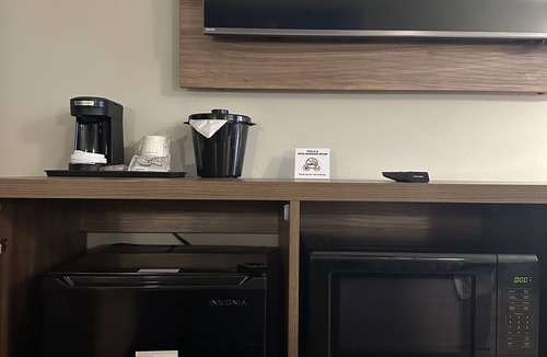 Dentsville Hotel | La Quinta Inn by Wyndham Columbia NE/Fort Jackson
