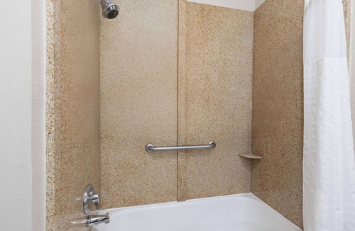 Snellville Hotel | La Quinta Inn & Suites by Wyndham Snellville-Stone Mountain