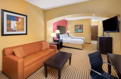 Union City Hotel | La Quinta Inn & Suites by Wyndham Atlanta-Union City