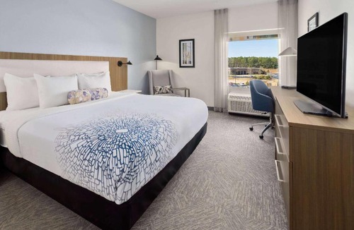 Locust Grove Hotel | La Quinta Inn & Suites by Wyndham Locust Grove