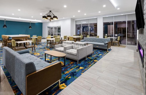 Locust Grove Hotel | La Quinta Inn & Suites by Wyndham Locust Grove