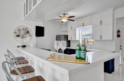 Ives Estates House | La Serre Miami Home & Private Pool Near Aventura Mall