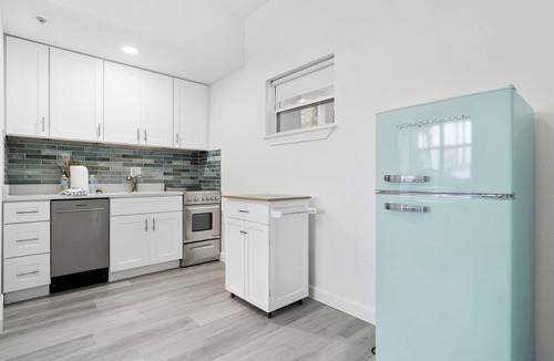Pass-a-Grille Historic District Apartment | La Tortuga Historic Pass A Grille St Pete Beach 6-9