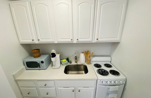 Pass-a-Grille Historic District Apartment | La Tortuga Historic Downtown Pass A Grille St Pete Beach 6