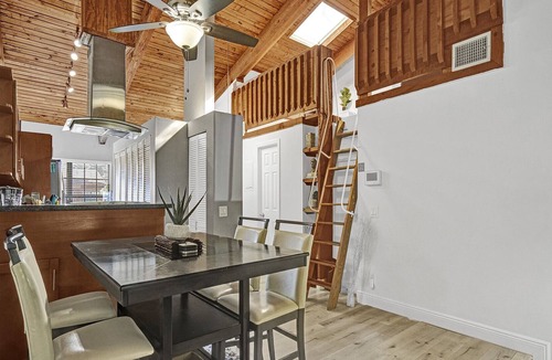 Sunrise Villa | La Villa- Beautiful 3 beds, 2 baths -Quiet retreat