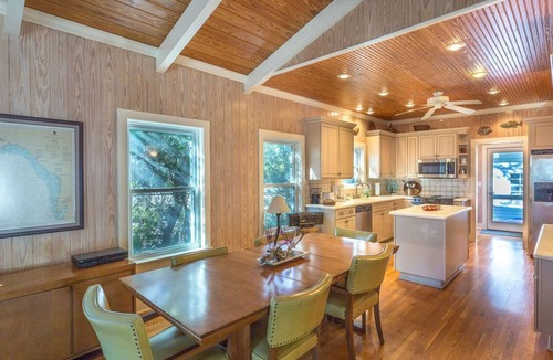 Saint Teresa House | Ladderville Guest House on "old" St. Teresa Beach