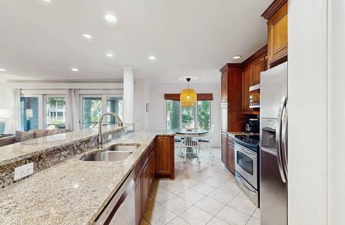 Kiawah Island House | Lagoon-Front Villa w/Screened Porch, WiFi & AC - Steps to Beach, Tennis & Golf