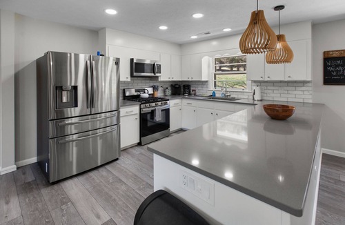 Mountain Home House | Lake Access,Kayak,River Floats, Firepit, Gameroom, Pool Table, Mins to AVL/Hendo