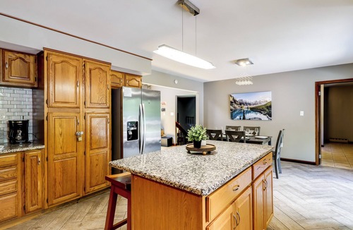 White Haven Cottage | Lake Access & Private Hot Tub at Poconos Home!