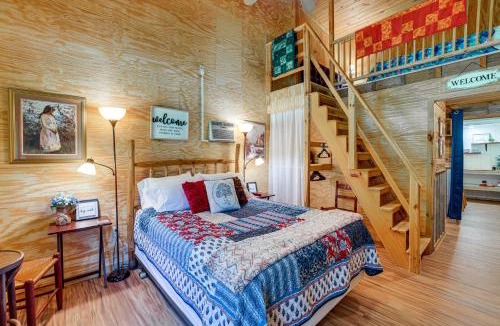 Lake Butler Apartment | Lake Butler Cabin on 5 Acres with Fire Pit!