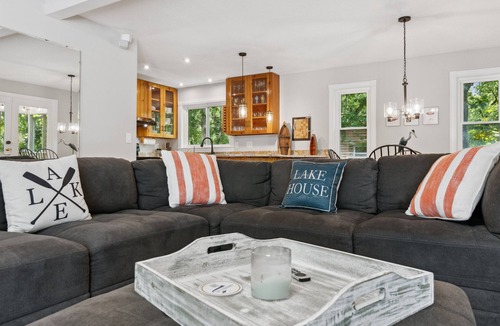 Gainesville House | Lake Daze On Lake Lanier With A Dock