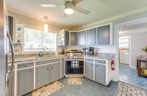 Tavares Apartment | Lake Dora Escape: Canal Access & Seaplane Sights!
